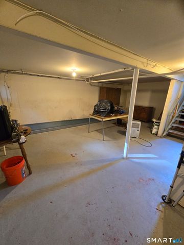 15 Broadvale Road, Meriden, CT 06450