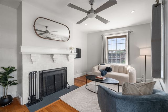 4 Washington Ave 18, Cambridge, MA 02140