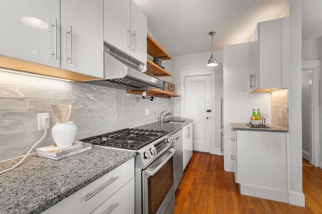 4 Washington Ave 18, Cambridge, MA 02140