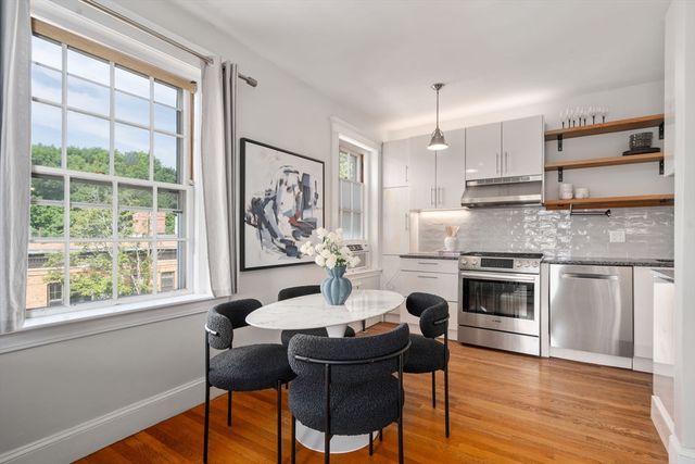 4 Washington Ave 18, Cambridge, MA 02140