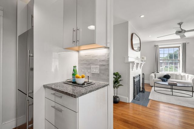 4 Washington Ave 18, Cambridge, MA 02140