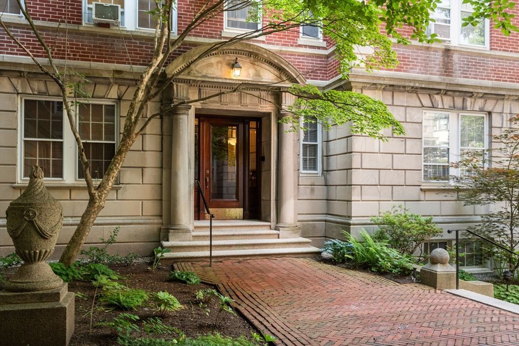 4 Washington Ave 18, Cambridge, MA 02140