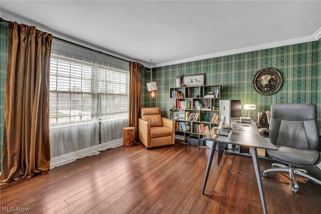 3811 Vincent Drive, Seven Hills, OH 44131