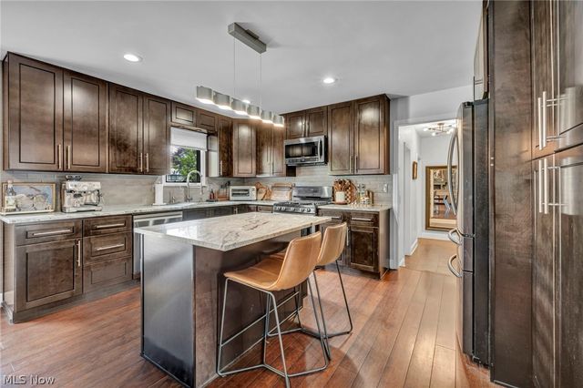 3811 Vincent Drive, Seven Hills, OH 44131