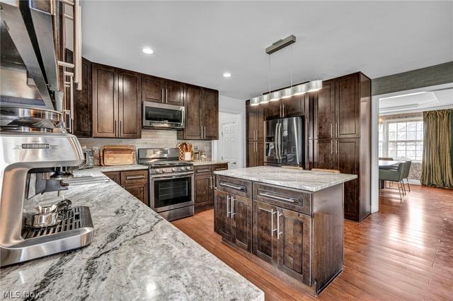 3811 Vincent Drive, Seven Hills, OH 44131
