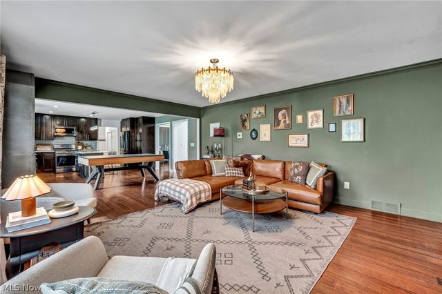3811 Vincent Drive, Seven Hills, OH 44131