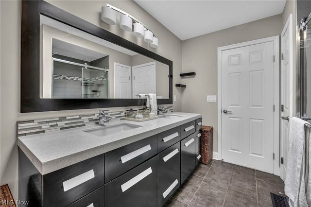 3811 Vincent Drive, Seven Hills, OH 44131