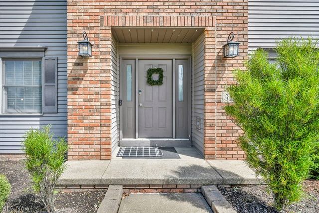 3811 Vincent Drive, Seven Hills, OH 44131