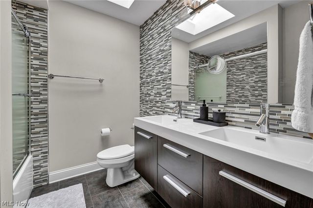 3811 Vincent Drive, Seven Hills, OH 44131