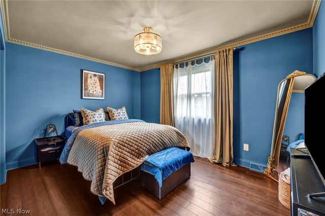 3811 Vincent Drive, Seven Hills, OH 44131