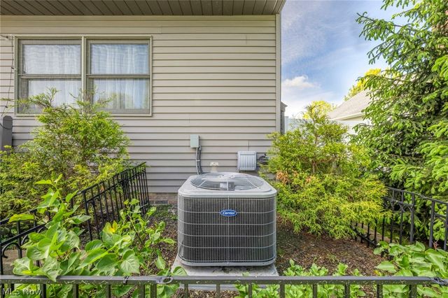 3811 Vincent Drive, Seven Hills, OH 44131