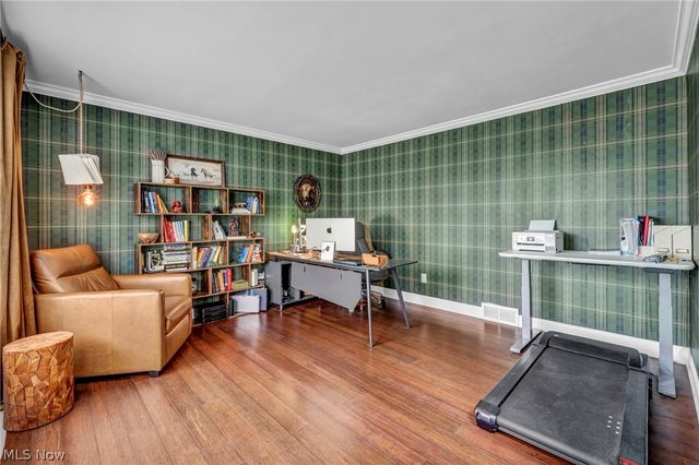 3811 Vincent Drive, Seven Hills, OH 44131