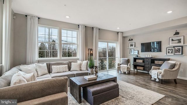 1081 MEADOWLARK DRIVE, Fogelsville, PA 18051