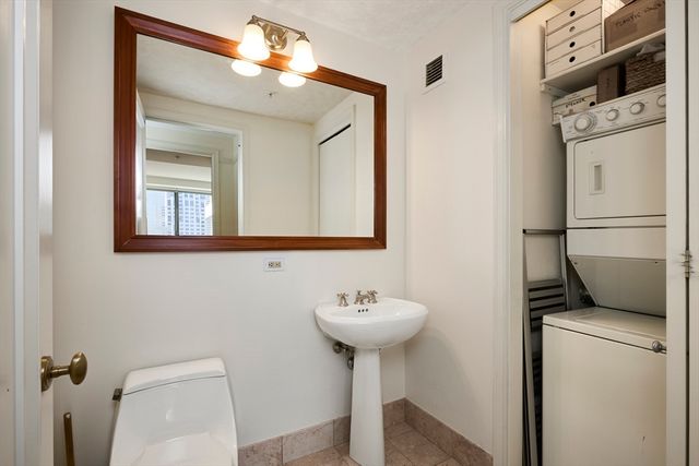 2 Avery 22A, Boston, MA 02111