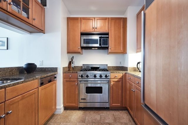 2 Avery 22A, Boston, MA 02111