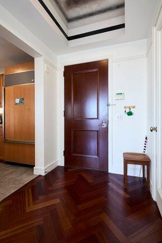 2 Avery 22A, Boston, MA 02111