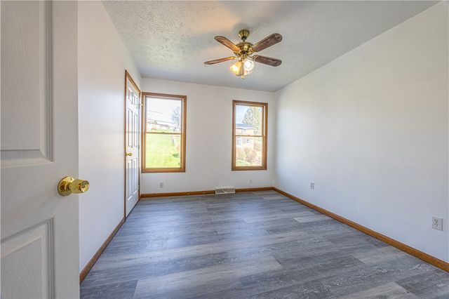 206 Hague Ln, South Union Twp, PA 15401