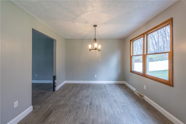 206 Hague Ln, South Union Twp, PA 15401