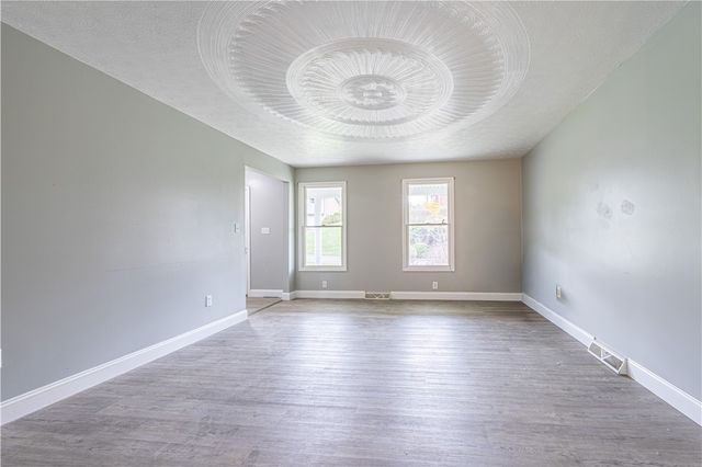 206 Hague Ln, South Union Twp, PA 15401