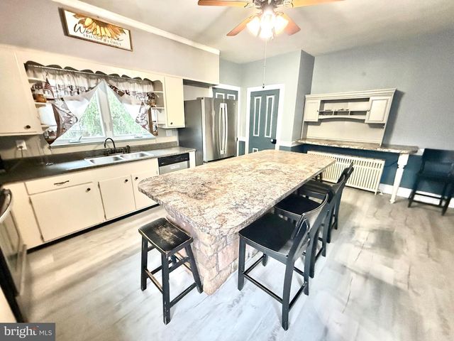 138 S 4TH ST, Hamburg, PA 19526