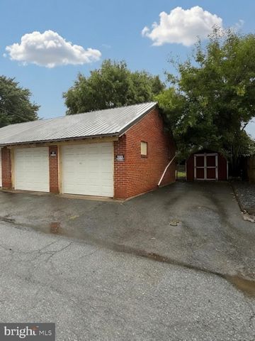 138 S 4TH ST, Hamburg, PA 19526