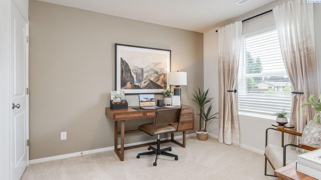 6427 Polar Dr, Pasco, WA 99301