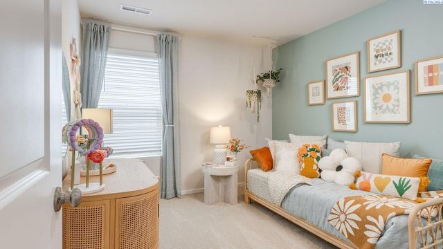 6427 Polar Dr, Pasco, WA 99301