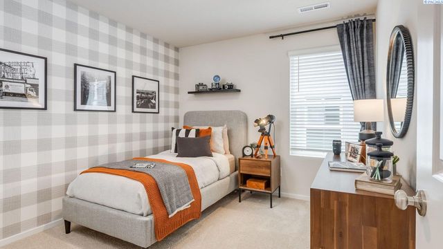 6427 Polar Dr, Pasco, WA 99301