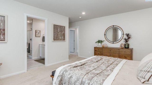 6427 Polar Dr, Pasco, WA 99301