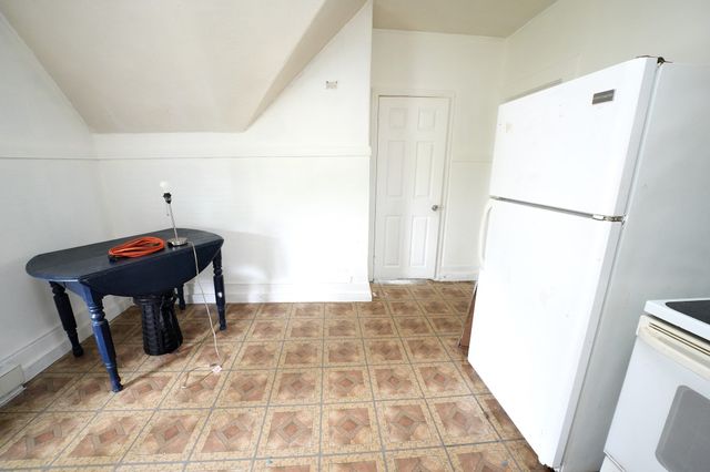 3 Clifton Ter, Worcester, MA 01610