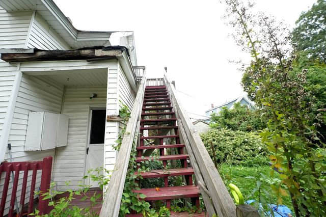 3 Clifton Ter, Worcester, MA 01610
