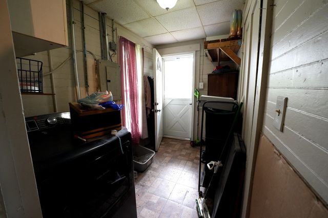 3 Clifton Ter, Worcester, MA 01610