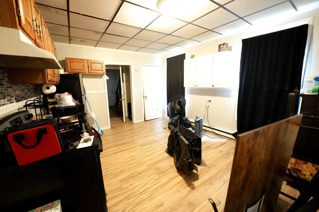3 Clifton Ter, Worcester, MA 01610
