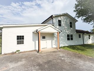 1420 Hardison Rd, Columbia, TN 38401