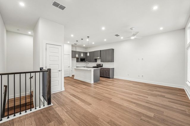 200 W 56th ST 2103, Austin, TX 78751