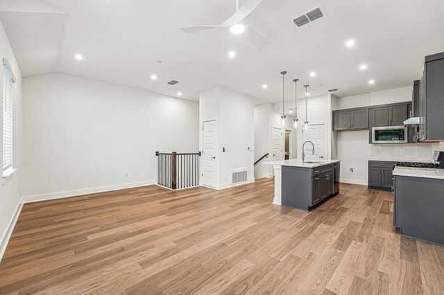 200 W 56th ST 2103, Austin, TX 78751