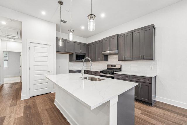 200 W 56th ST 2103, Austin, TX 78751
