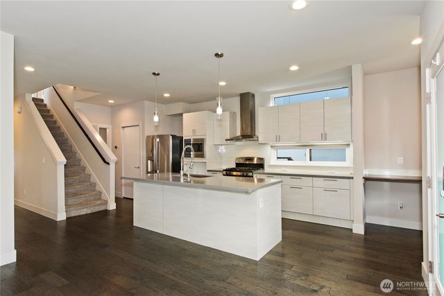 1471 14th Place NE, Issaquah, WA 98029