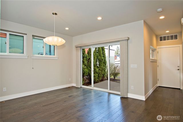 1471 14th Place NE, Issaquah, WA 98029