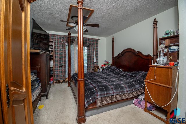 6102 Dakota Dr Drive, Madison, SD 57042