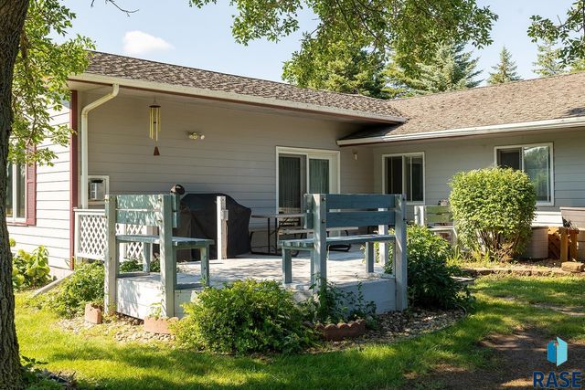 6102 Dakota Dr Drive, Madison, SD 57042