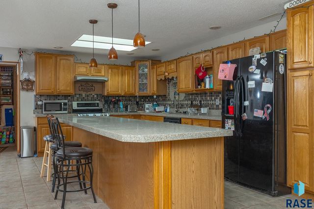 6102 Dakota Dr Drive, Madison, SD 57042