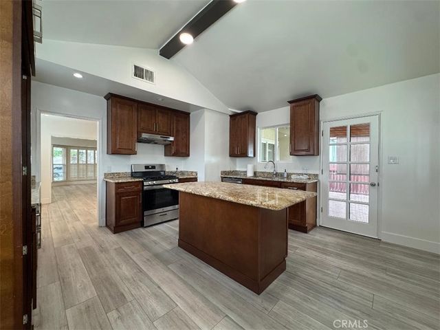 2712 Canada Boulevard, Glendale, CA 91208