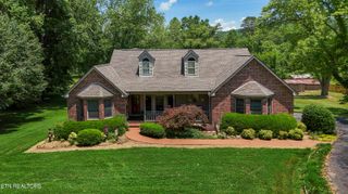 302 Lake St, Harriman, TN 37748