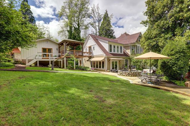203 Prospect St, Nevada City, CA 95959