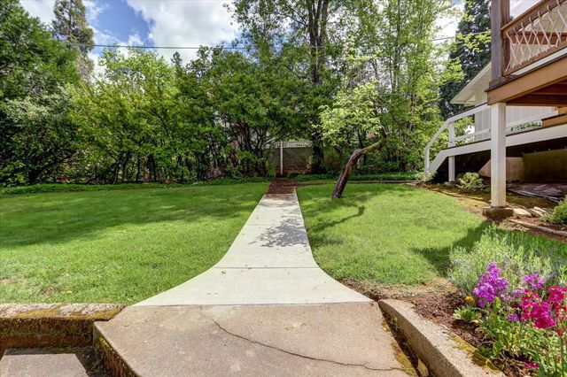 203 Prospect St, Nevada City, CA 95959