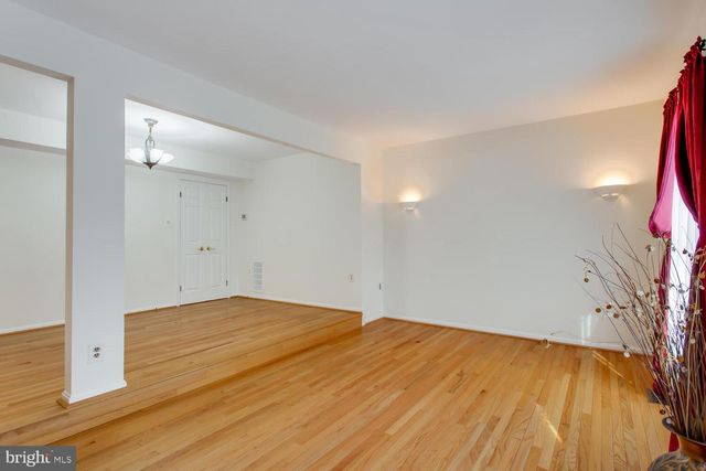 4428 HOLLY AVE, Fairfax, VA 22030