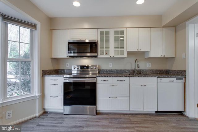 4428 HOLLY AVE, Fairfax, VA 22030