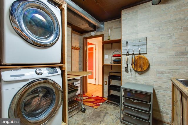 4428 HOLLY AVE, Fairfax, VA 22030