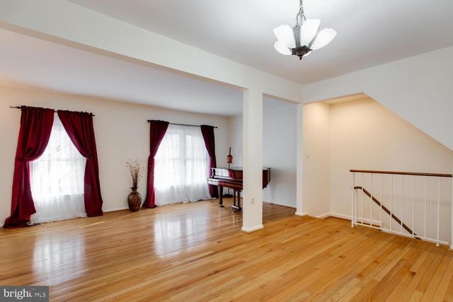 4428 HOLLY AVE, Fairfax, VA 22030